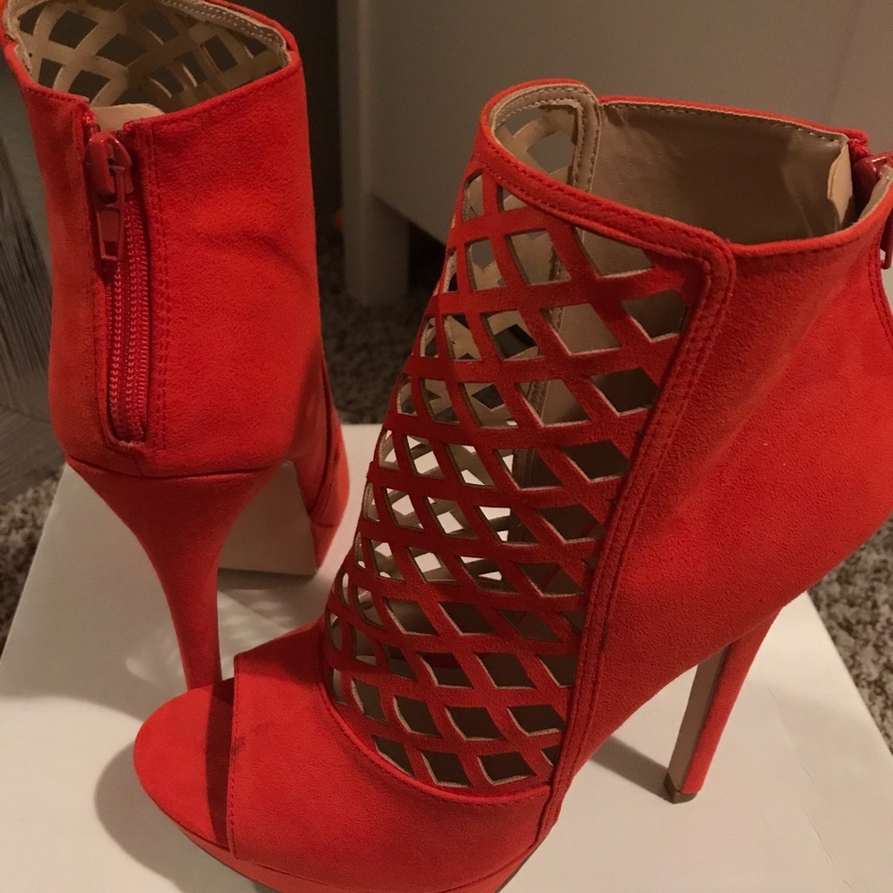 Red caged heels Brand New size 9
